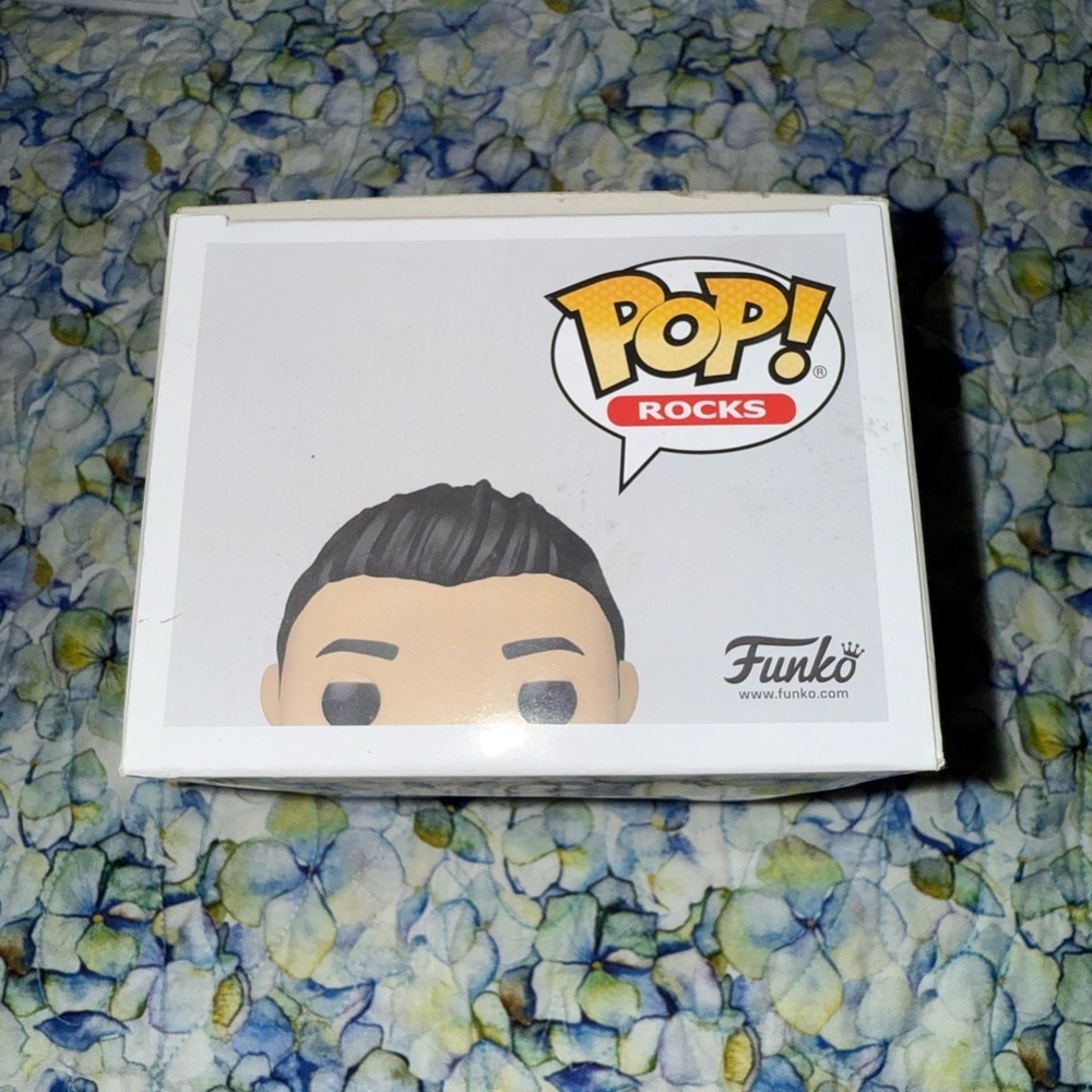 Funko Pop! Pete Wentz - Fall Out Boy Vinyl Figure - Picture 6 of 8